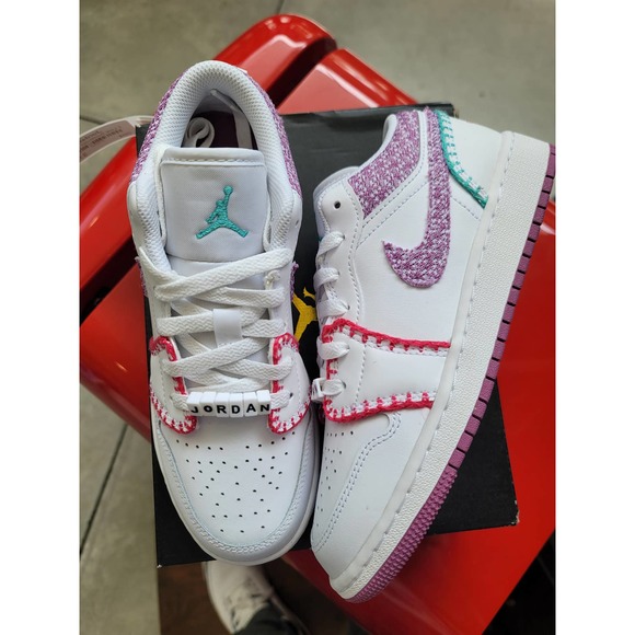 jordan 1 low bordeaux size 4Y - Picture 1 of 8